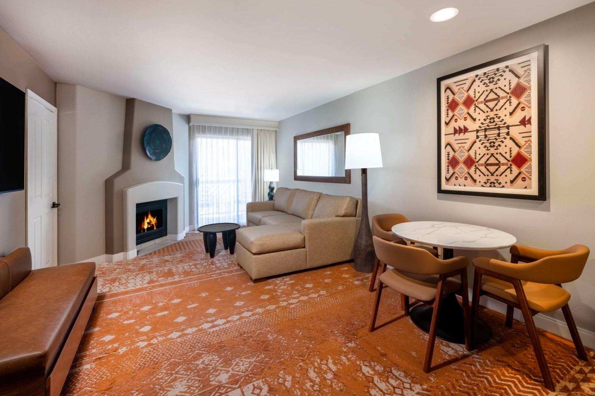 King Suite with Private Fire Bowl - Mountain View