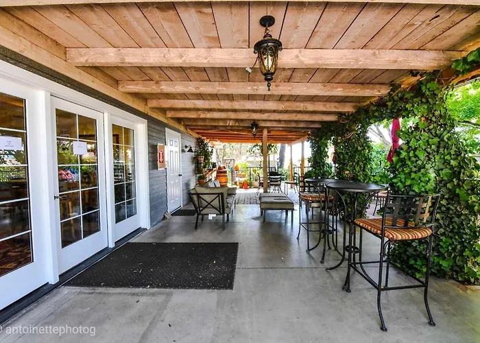 Sedona Pet Friendly HotelsSky Ranch Lodge